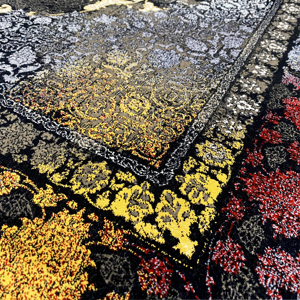Orientteppich 170x240cm Detailansicht: gelbe und rote Farbakzente im Ornamentmuster