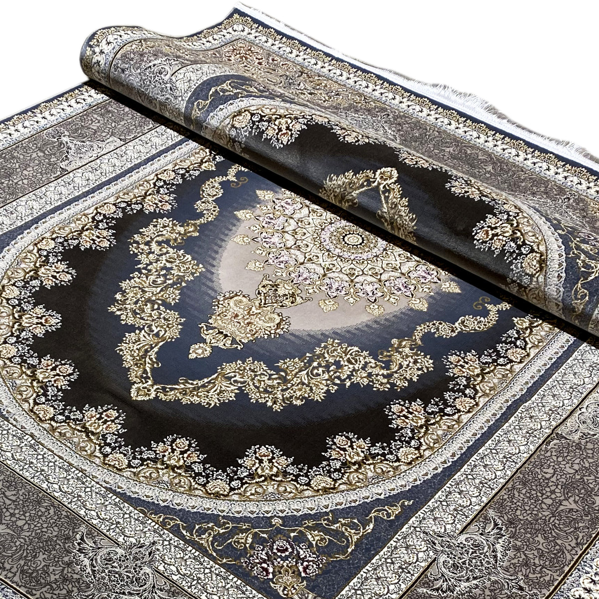 Orientteppich 170x240 cm mit gerollter Teppichkante, Medaillon und Goldornamenten auf Dunkelblau