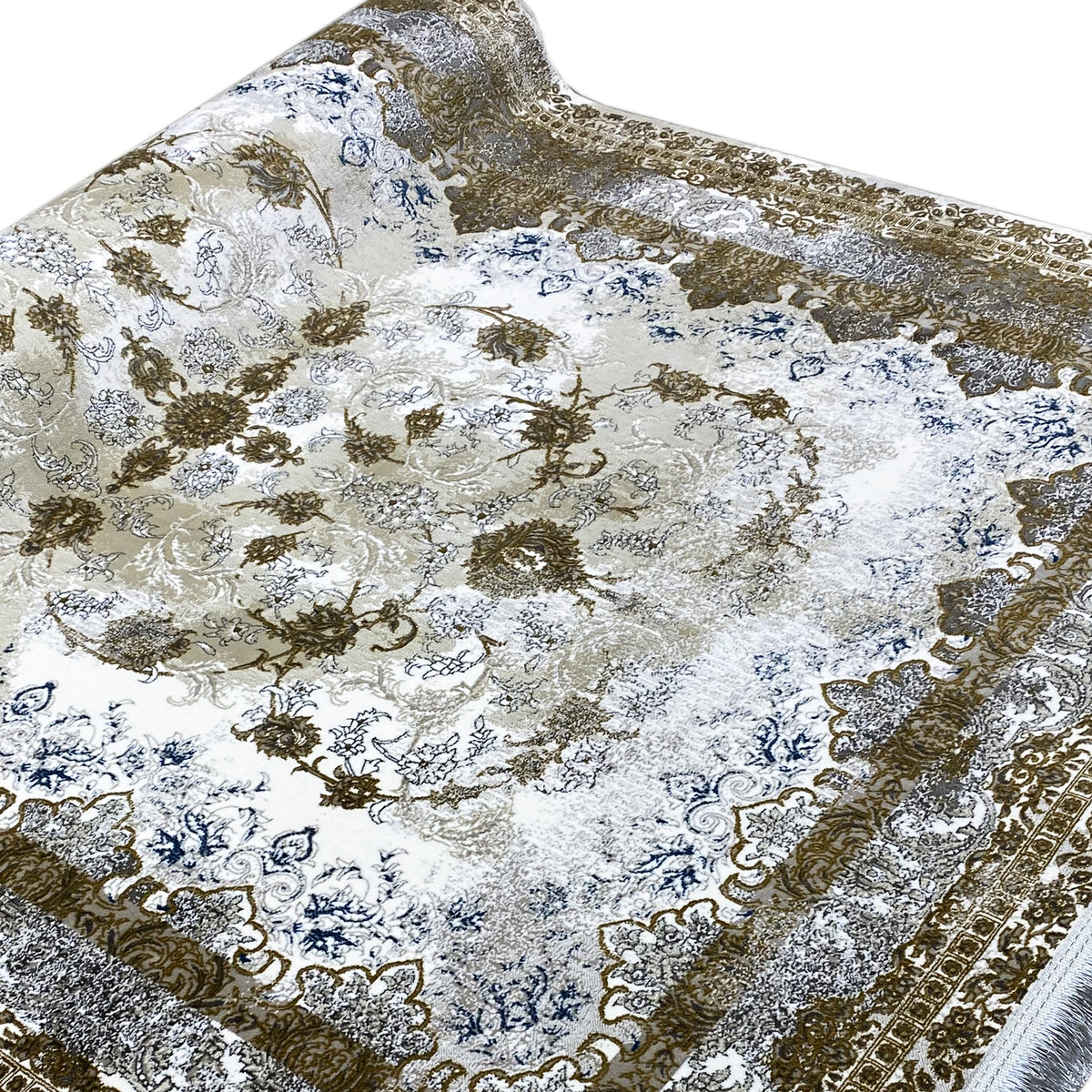 Beiger Teppich mit goldbraunem und blauem Barock-Ornamentmuster, schräger Blick