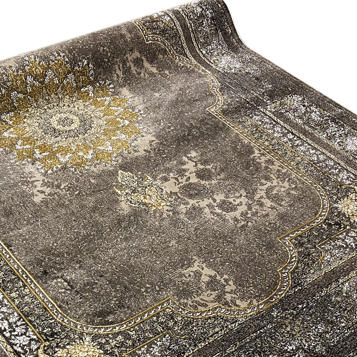 Teppich 170x240 cm mit silbern-grauer Struktur, goldenen Linien und großen Ornamenten