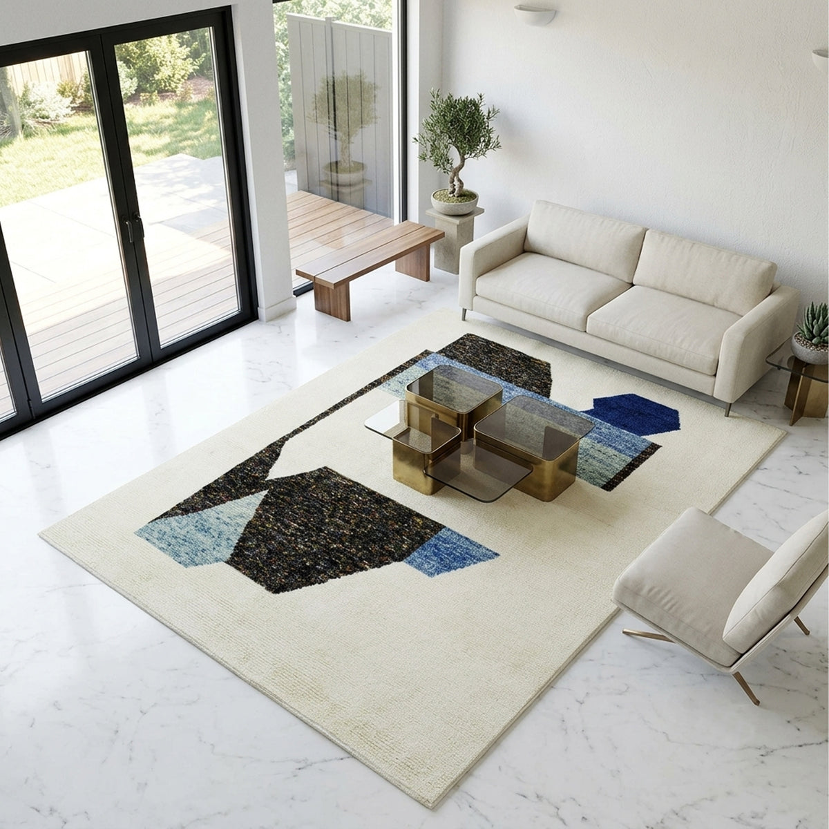 Moderner Teppich 300x250 cm mit geometrischen Schwarz-Blau-Flächen auf hellem Untergrund