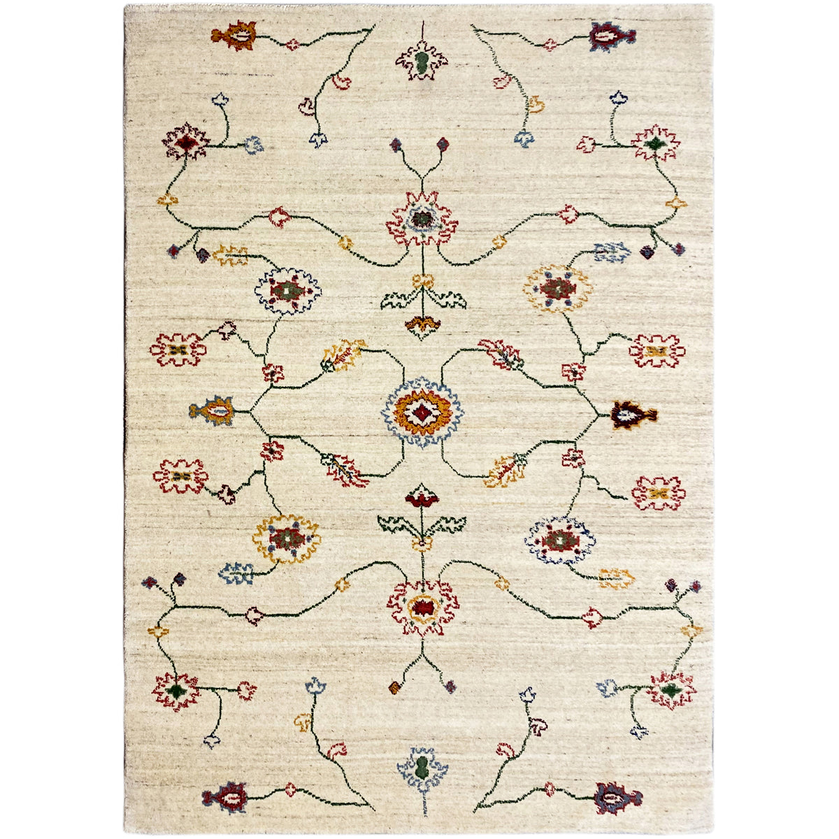 Teppich 119×180 cm in Creme mit buntem Ornament- und Linienmuster.