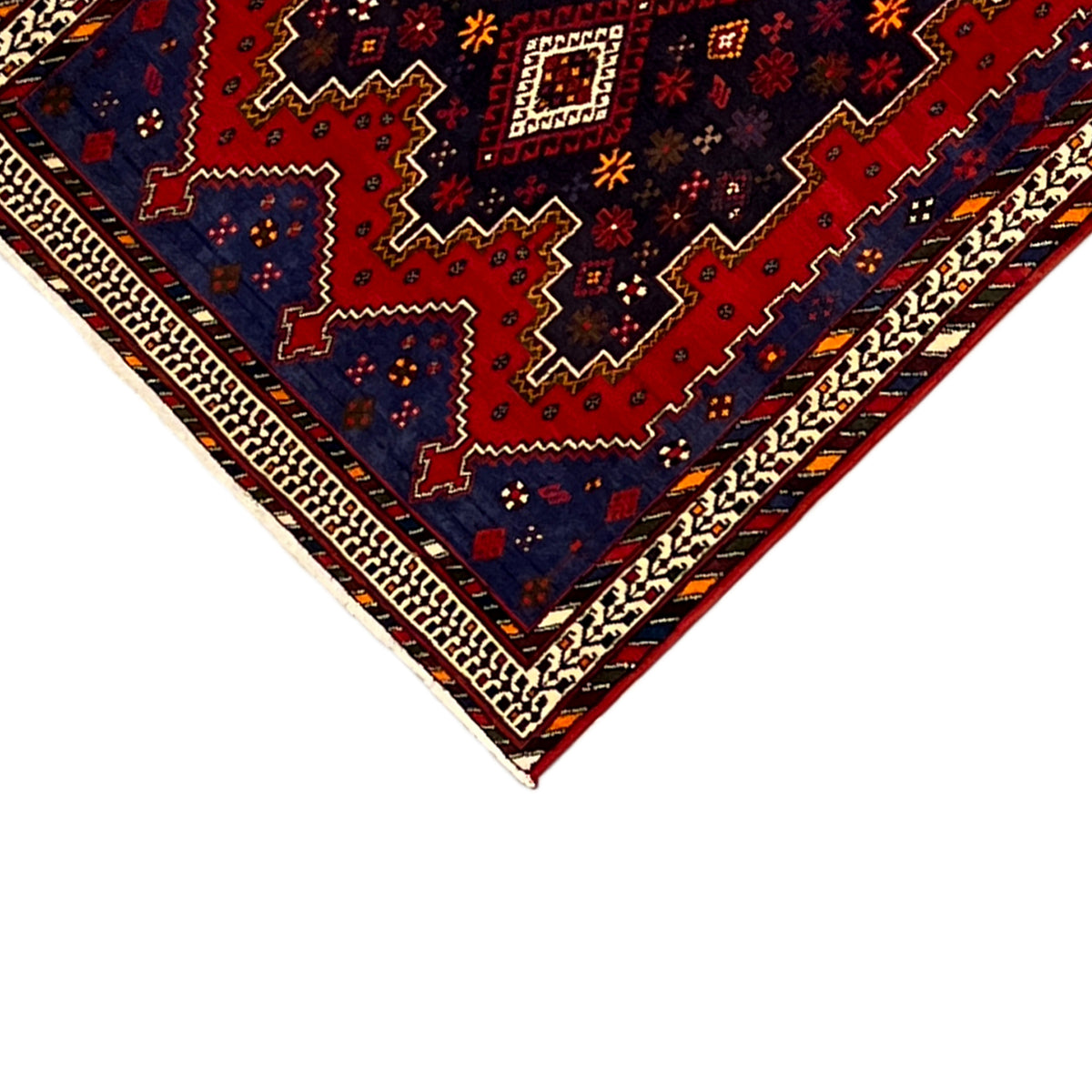 Teppichläufer in Dunkelblau und Rot mit geometrischem Muster und beiger Umrandung