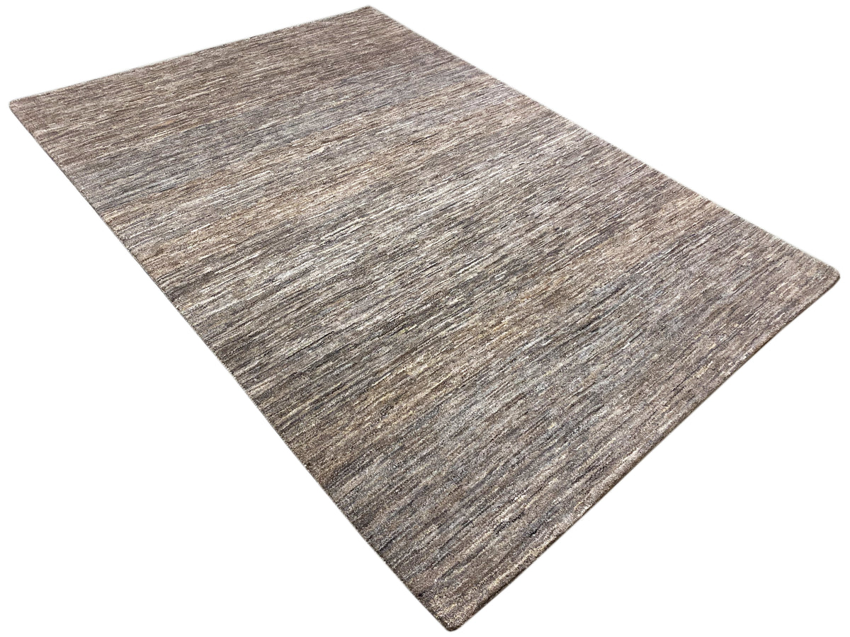 Teppich 243x168 in Grau-Braun mit diagonalem, meliertem Linienmuster.