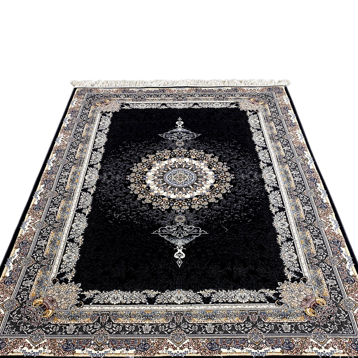 Schwarzer Teppich mit ornamentiertem Rahmen, zentralem Medaillon und Kreuzmotiven, mit Fransen