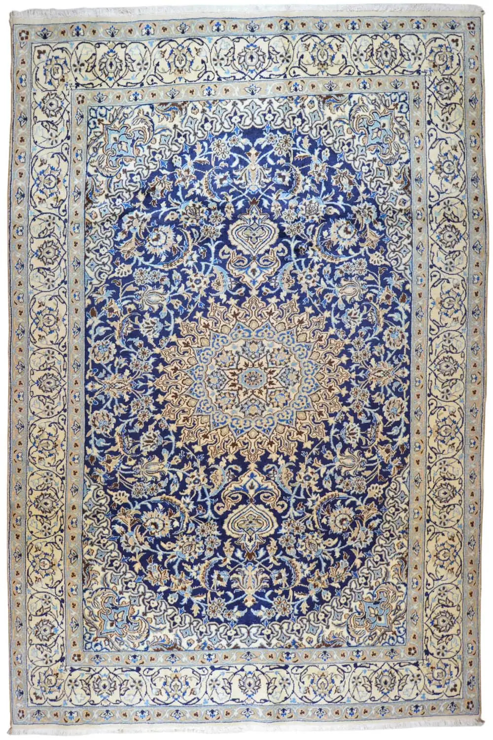 Blau-weißer Orientteppich mit ornamentalem Medaillonmuster und Randbordüre.