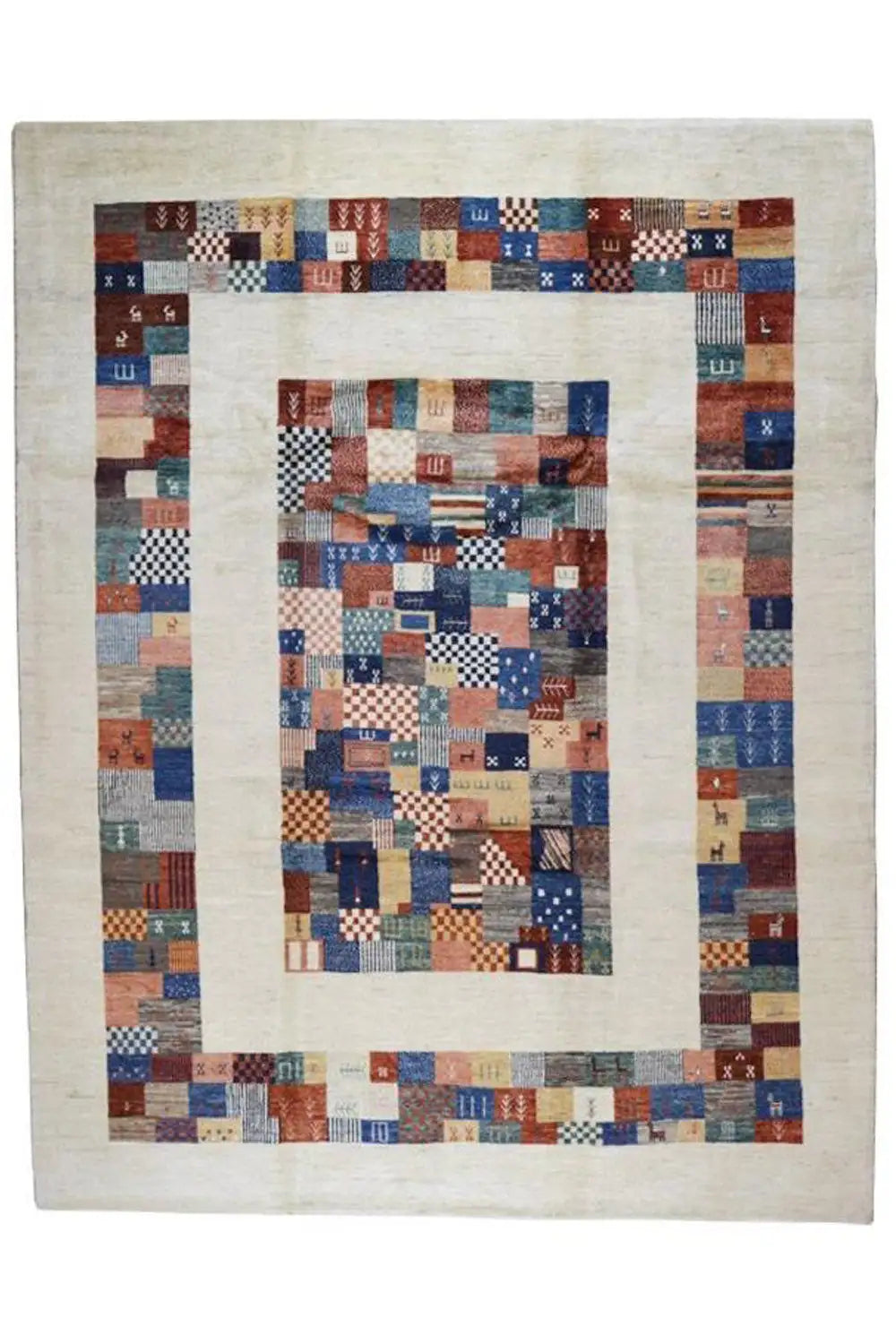 Handversponnener Schurwollteppich mit Medaillon-Motiv im Patchwork-Stil, mehrfarbig