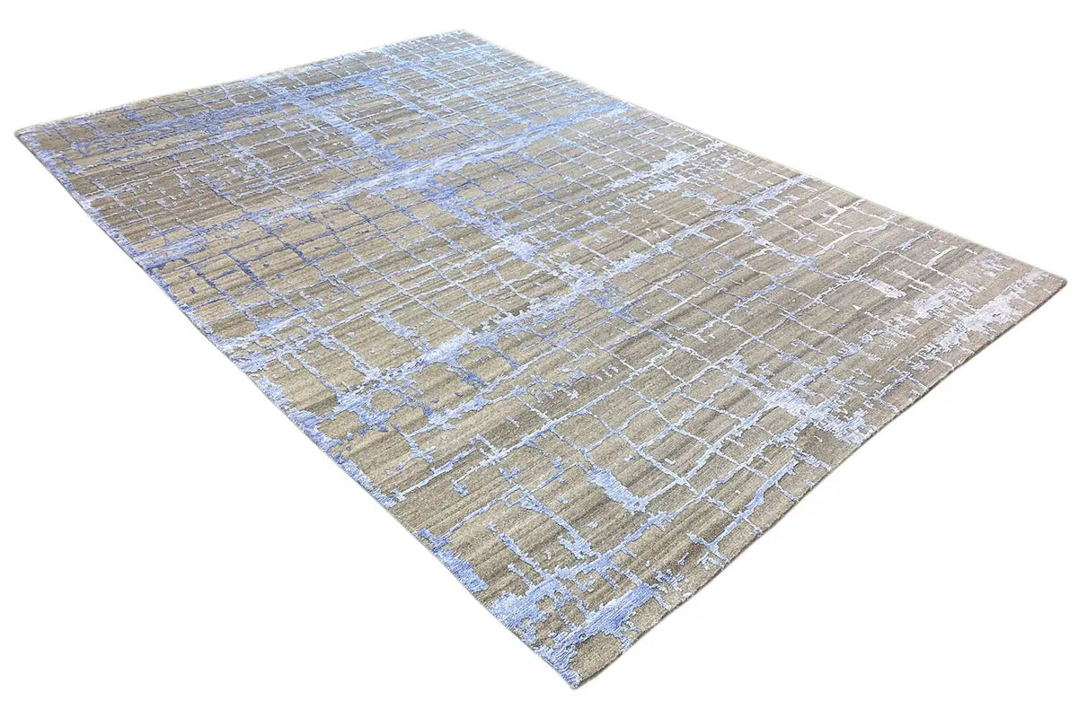 Designer-Teppich 200x290 cm, graubraun mit blau-weißem geometrischem Linienraster