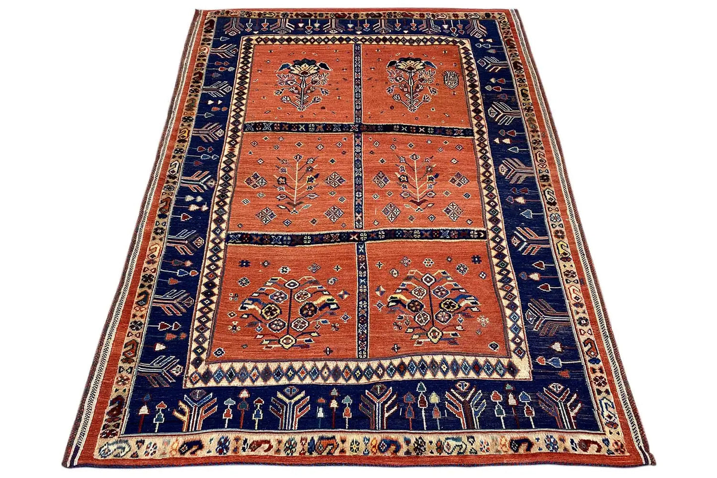 Soumakh-Teppich, rechteckig, orangefarbene Mittelpartie mit blauem Rahmen und Bordüre, 149x105 cm