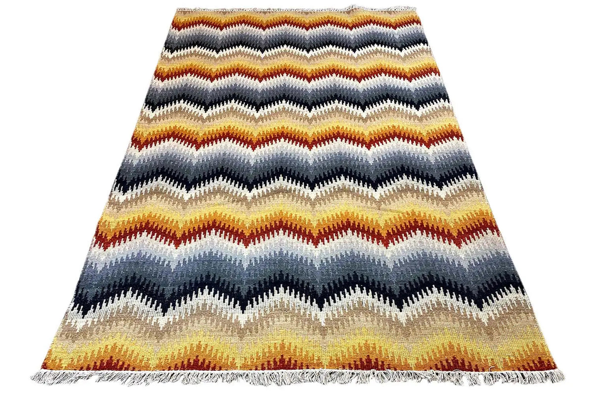 Moderner Kelim-Teppich 160x230 cm mit Zickzackstreifen und eingefassten Fransen