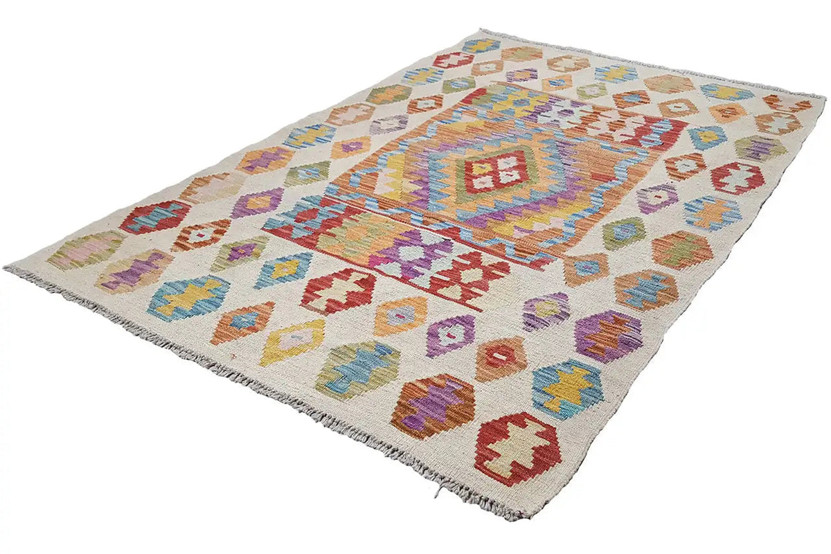 Afghanischer Kelim-Teppich, diagonale Ansicht, mehrfarbige Ornamente und Rauten
