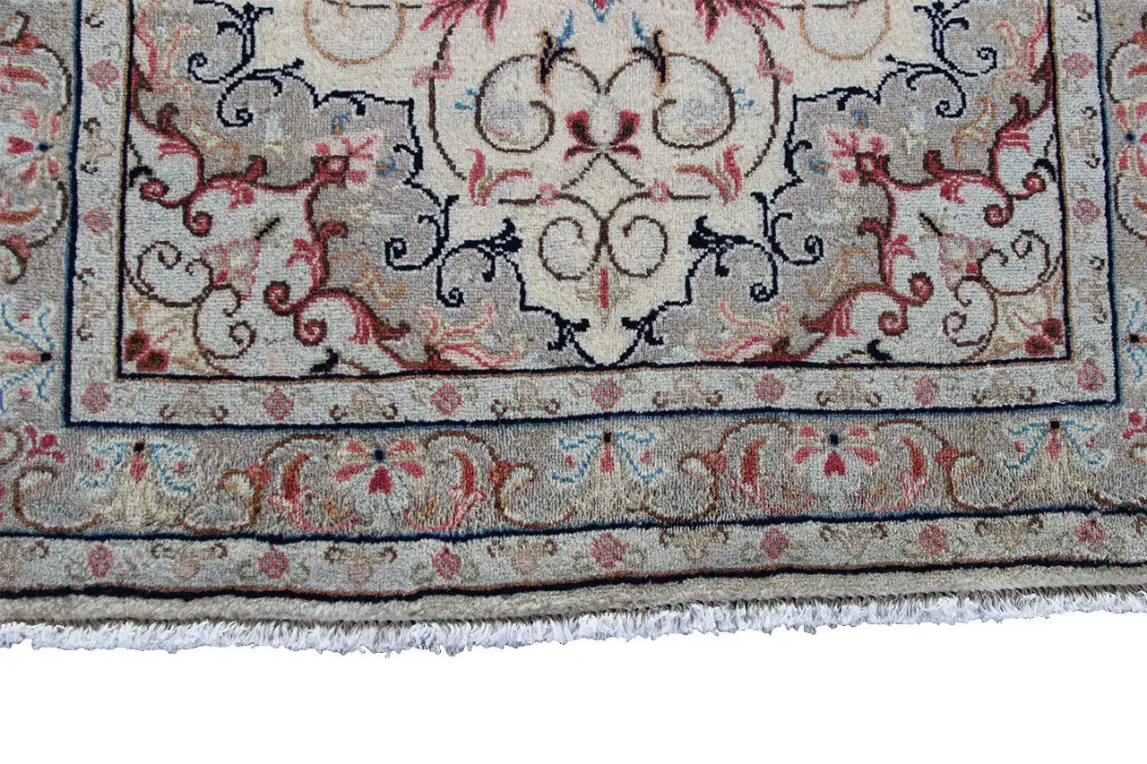 Keshan - Beige (153x105 cm) - German Carpet Shop