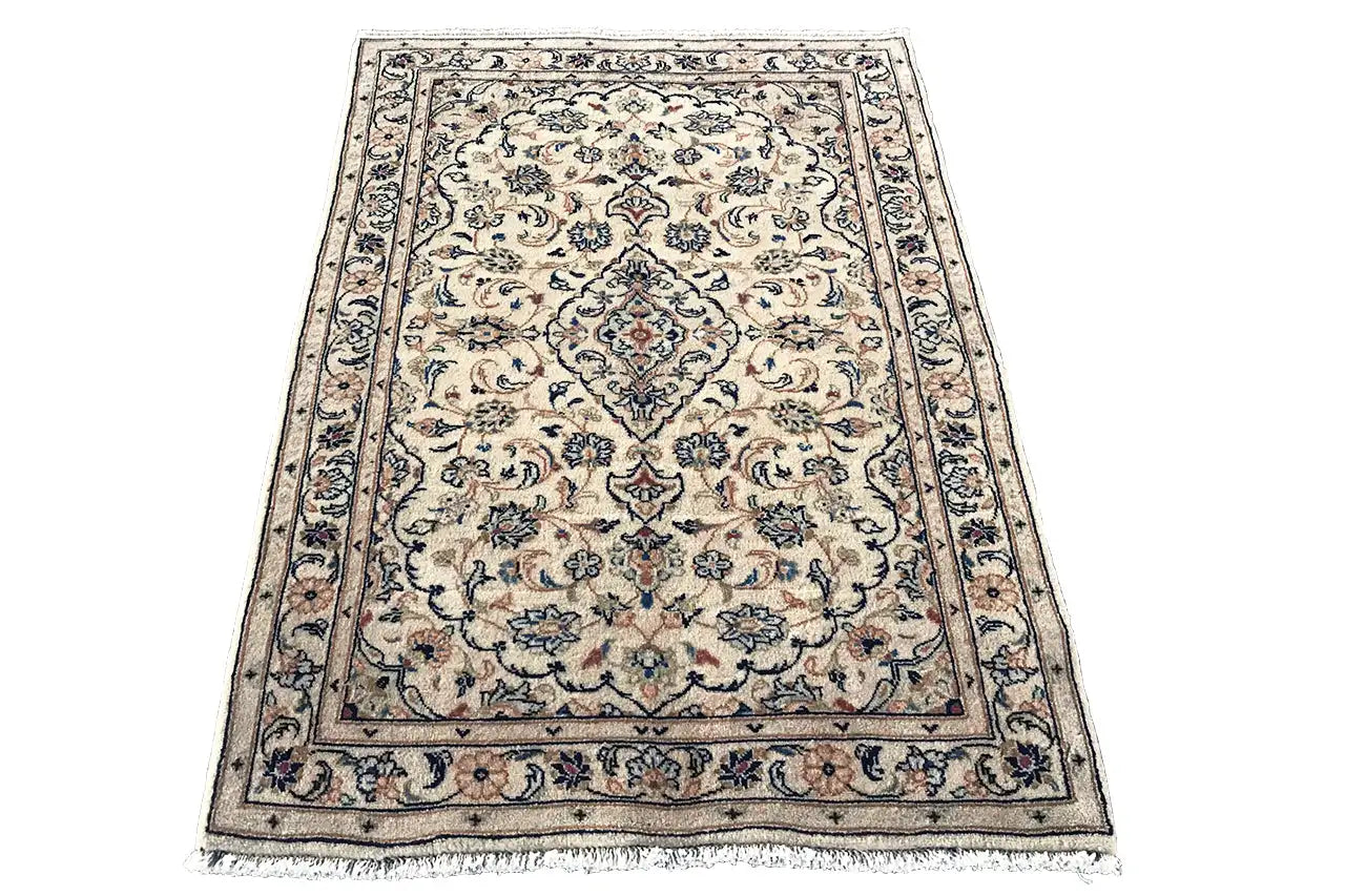 Keshan - Beige (148x98 cm) - German Carpet Shop