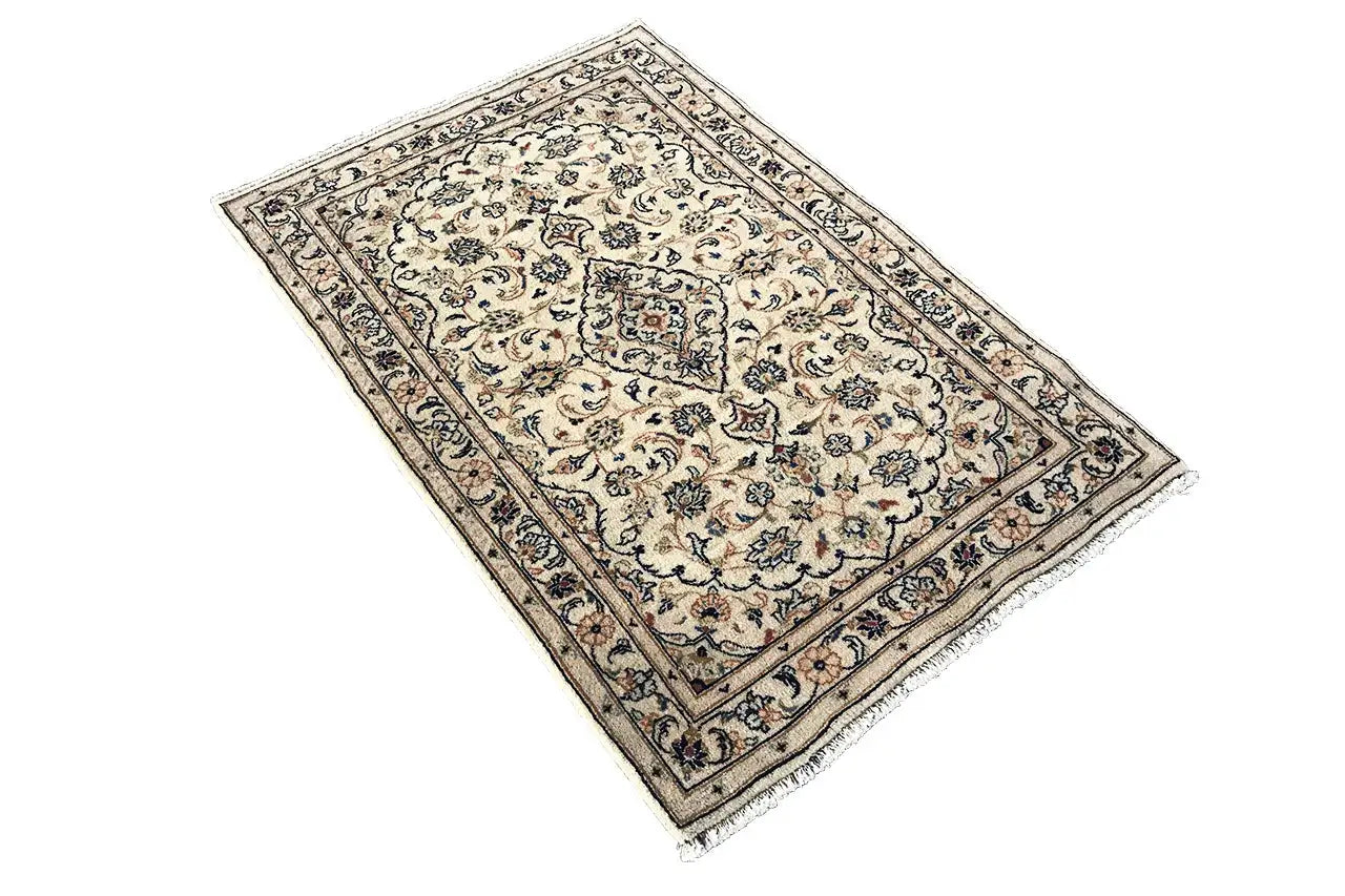 Keshan - Beige (148x98 cm) - German Carpet Shop