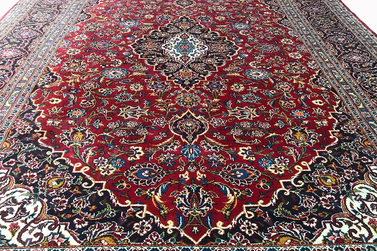 Keshan - Rot (354x253 cm) - German Carpet Shop