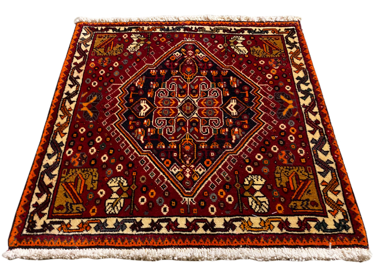 Poshti-Teppich 60x60 cm, roter Teppich mit ornamentaler Raute und beigem Rand