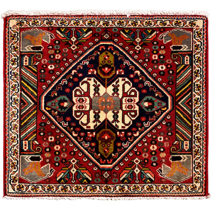 Orientalischer Teppich mit Bordüre und rotem Muster, zentralem Medaillon