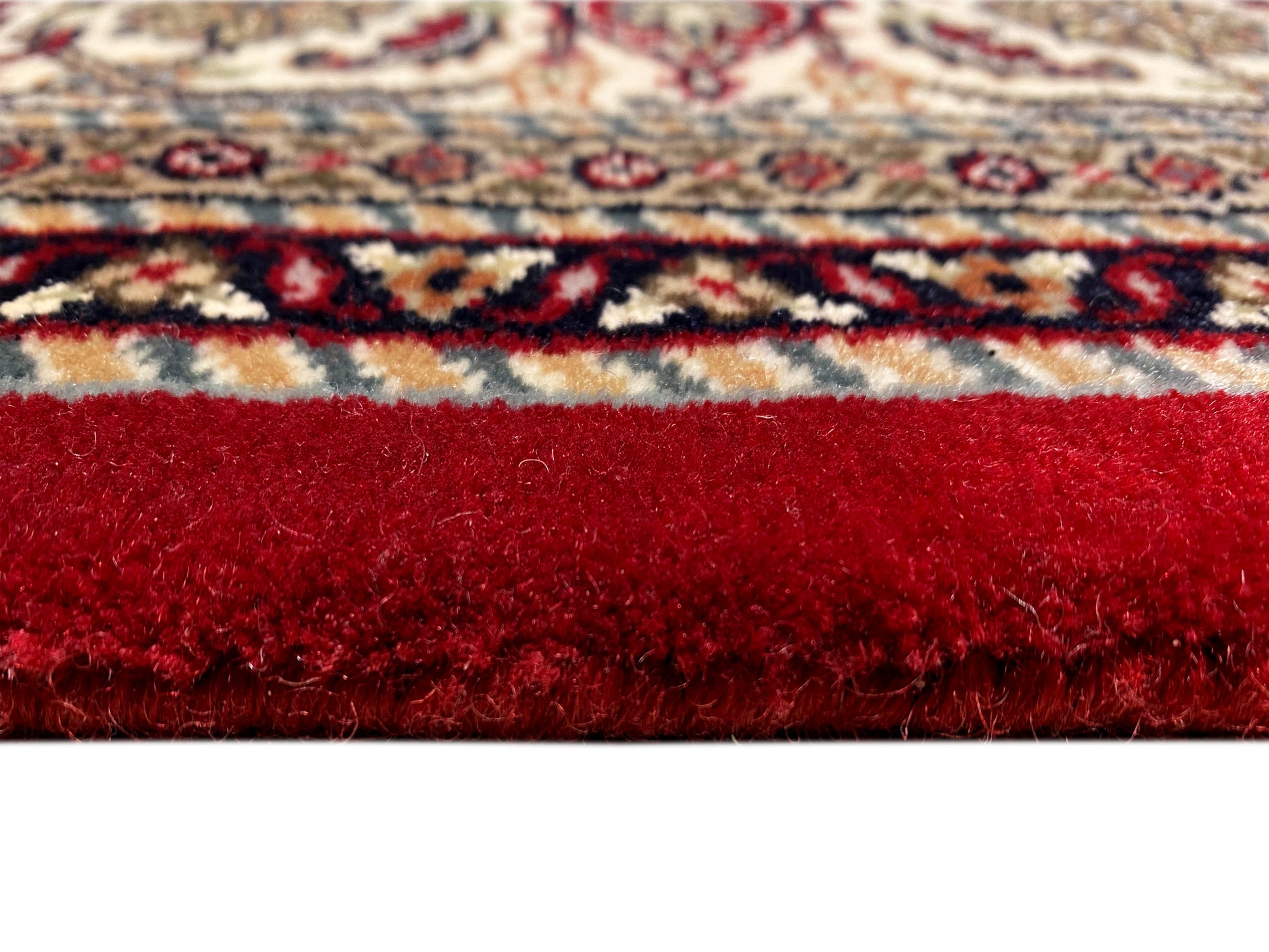 Roter Bidjar Teppich mit zentralem Medaillon und Bordüre