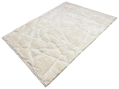 Skandinavischer Wollteppich in sanftem Cremeton