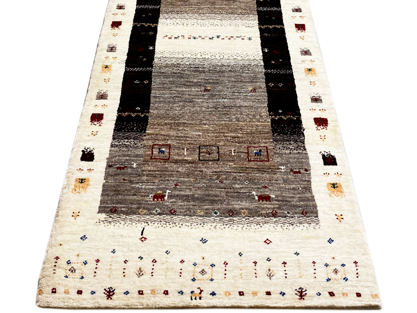 Langer Gabbeh Teppich Läufer für moderne Wohnräume