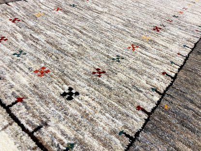 Langer Gabbeh Woll Läufer für moderne Wohnräume