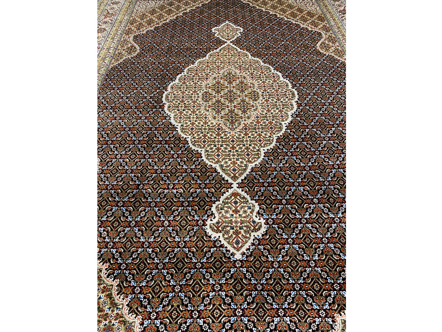 Hochwertiger Indo Tabriz Teppich handgemacht mit floralem Muster