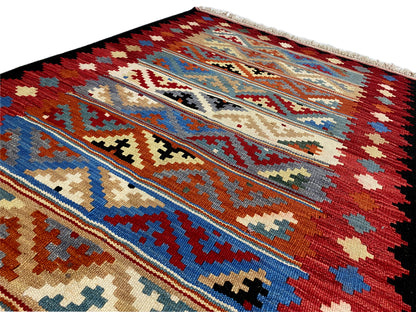 Ethno Teppich Kelim rot handgewebt mit geometrischen Mustern und Bordüre